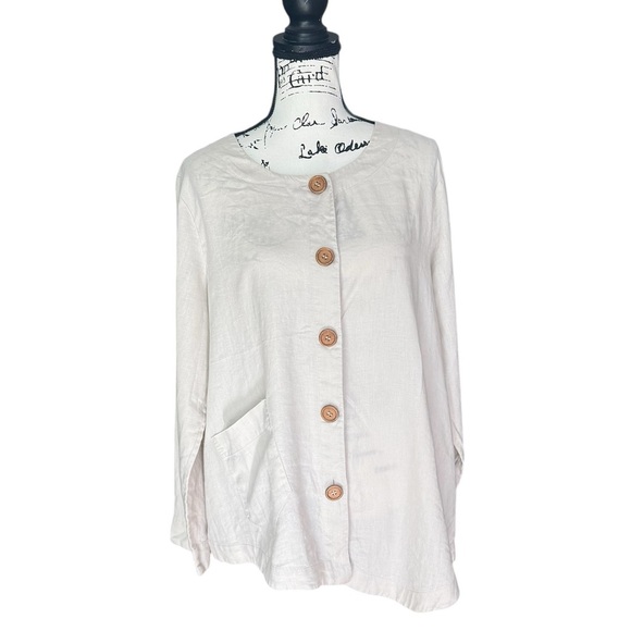 Neiman Marcus Sweaters - Neiman Marcus 100% Linen Button-Down Cream XL